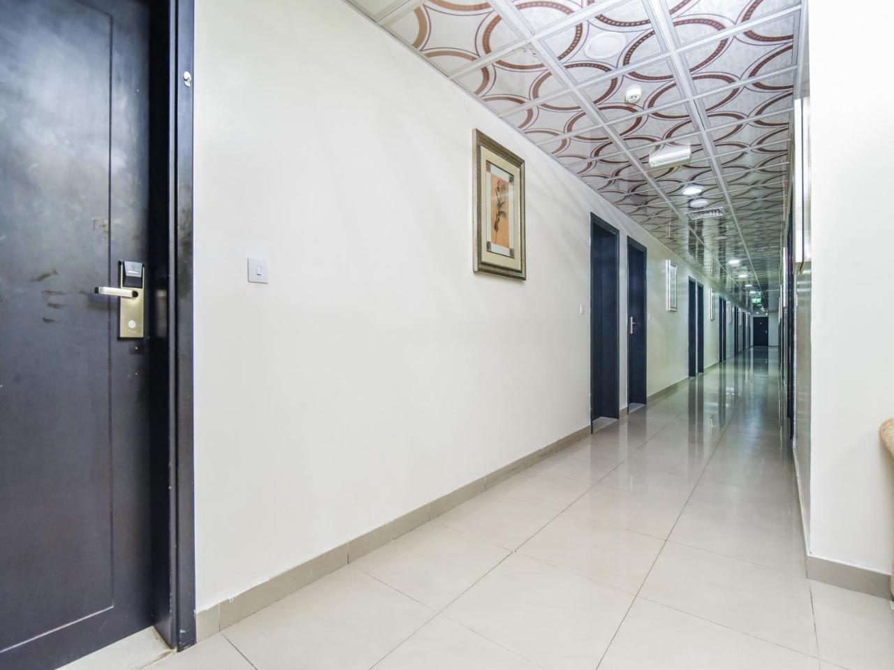 Oyo 138 Empire Hotel Apartments Dubaï Extérieur photo